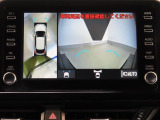 車両を上から見たような映像を映し出すパノラミックビューモニター付きです。