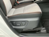 納車前にご案内しますボディーコーティングを施工する事をお勧めします。理由1納車時ピカピカ、2洗車も楽々だし雨で多少の汚れも無くなります、3運転してて気持ちがよいetc.