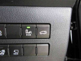 【パワーバックドアスイッチ】運転席からスイッチ操作でバックドアを自動開閉でき、とても便利です!