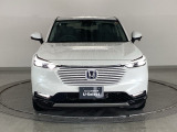 最新のLEDヘッドライトで、より明るく遠くまで照らします!フロントバンパーにはLEDフォグライトが装着されています。