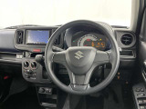 運転席まわりです。 各操作スイッチは使いやすい位置に配置されてます。