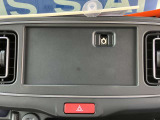 オーディオレス仕様車なのでお好みのスズキ純正ナビやオーディオの装着が可能!全方位カメラパッケージ装着車なので対応のナビを装着すると車両周囲の安全確認がナビの画面で可能!