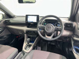 運転席まわりです。 各操作スイッチは使いやすい位置に配置されてます。