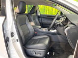 運転席シート廻りは使用感も少なく、良好な状態となっています。前オーナー様が丁寧に使っていたことがよくわかりますね。