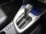 「ECO MODE」空調制御とアクセル操作に対する駆動力を省エネ化しエコドライブをサポ-ト!★動力を切り替えられる「EVモード切替スイッチ」走行状況に応じて切替ができるんです♪