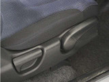 ◆シートハイトアジャスター◆運転席を上下に高さ調節ができます!運転ポジションを体格に合わせてシート調整できます。