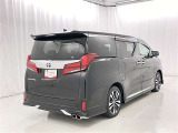 沢山乗れるのがこの車の魅力!2台で移動しないと・・・なんて時もこの車なら1台で!大活躍です♪