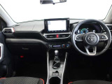 運転席は見晴らしが良く、運転しやすいレイアウトになっています。