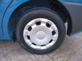純正15インチのホイールがついたお車です