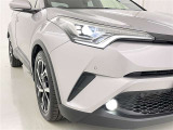 フォグランプ装着車です。暗い夜道の車両前方を明るく照らします