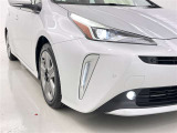 フォグランプ装着車です。暗い夜道の車両前方を明るく照らします