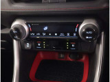 オートエアコンでいつでも快適に運転できます♪