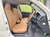 運転席シート廻りは使用感も少なく、良好な状態となっています。丁寧に使われていたことがよくわかりますね。