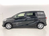 両側パワースライドドア付きだから、狭い駐車スペースなどでの 乗り降りラクラク!小さなお子さまのいるご家庭には嬉しい装備。