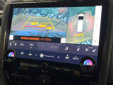 【パノラミックビューモニター】専用のカメラにより、上から見下ろしたような視点で360度クルマの周囲を確認することができます☆死角部分も確認しやすく、狭い場所での切り返しや駐車もスムーズに行えます。