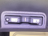 【ETC車載器】カードを挿すだけでゲートをスルー。利用には車両情報を登録する「セットアップ」が別途必要です。