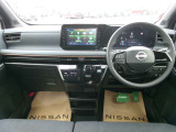 操作しやすい運転席廻り!操作パネルも使いやすい!!ドライブが楽しくなります!