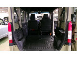 リアシートを倒せば広々荷室の出来上がり。アレンジ次第でさまざまな荷物が積み込めますよ。