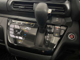オートエアコンで快適な車内温度を演出してくれます!