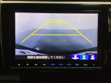 バックでの車庫入れも安心です! リアカメラが付いているバックモニター付のナビを装備しております。操作線もついており距離感も画面から確認できます。