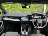 Audiのインテリアはエクステリア同様、優れたデザイン性とクオリティ、そして機能性を兼ね備えております。