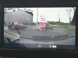 運転状況を映像と音で記録し、ドライブの思い出残しやドライバーの運転チェックができる、便利なドライブレコーダーを装備!あおり運転対策に役立つ後方撮影付きで、安心です♪ナビ画面に映し出すので、便利です!
