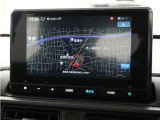 純正8インチHondaCONNECTナビ(LXM-245ZFEi)&バックカメラが装備されているので、普段の使い勝手もロングドライブも快適です。