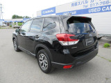 SUBARUは安心安全をご提供するため視界の良さにこだわった車作り。後方視界も良好です。