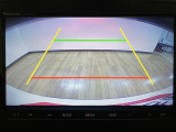 バックカメラを装備!運転席から見えにくい部分をナビの画面に映して、安全に操作が出来ます♪