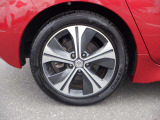 17インチアルミホイール!!格好良くてホイールがあなたの愛車をいっそう輝かせます☆