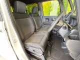 運転席シート廻りは使用感も少なく、良好な状態となっています。丁寧に使われていたことがよくわかりますね。