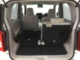 シートアレンジが多彩で、荷物の大小に応じてスペースを変えられる便利なお車です!