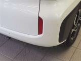 コーナーセンサーを車の前後に装備。障害物までの距離に応じて警告音を変えてお知らせ。縦列駐車時や駐車場・車庫などでの取り回しをサポートします。詳細は販売店スタッフまでおたずねください。