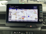 ナビゲーションは9インチホンダコネクトナビ(LXU-242NBi)が装着されております。AM、FM、CD、DVD再生、USB、音楽録音再生、フルセグTV、Bluetoothがご使用いただけます。