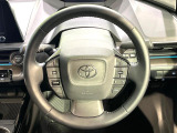 【純正革巻きステアリング】上質な革を使用することで、手にしっかり馴染みとても運転しやすいハンドルです♪