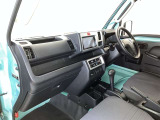 分かりやすく操作しやすい運転席まわりです☆