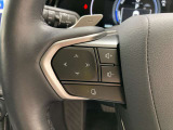 運転中、オーディオの操作をしてて、ハッとしたことはありませんか?ステアリングスイッチは、運転中でもハンドルでオーディオの操作が可能です。安全なドライブをサポートします。
