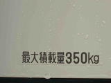 お車の状態をしっかりとお伝えするために1台の車両に付き40枚以上の画像を用意しております。外装はもちろん、室内の装備やお車の特徴などごらんください。