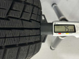 冬タイヤの残り溝は7.5mmです。スリップラインからは5.8mmとなっております。