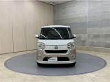 お車購入のポイントとなるフロントマスクです!かわいらしい目つきが印象的なデザインのヘッドランプです。