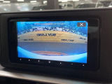 【バックカメラ】駐車時に後方がリアルタイム映像で確認できます。大型商業施設や立体駐車場での駐車時や、夜間のバック時に大活躍!
