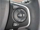 ◆アダプティブクルーズコントロール◆予め設定した車速内でクルマが自動的に加減速。前走車との適切な車間距離を維持しながら追従走行します。【LKAS】車線維持支援システムでステアリング操作を支援。