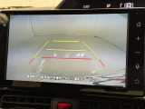 バックモニター付なので後退時に後方が見えるので安心。 車は構造上、死角がたくさんなので万が一を考えると必須ですね。 あくまで補助の為の装備、バックは目視で確認する事が重要ですよ。
