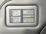 【シートヒーター&ベンチレーション】夏場は涼しい風でお尻や背中の熱やムレを防ぎ、冬はエアコンよりも早く温まってポカポカに!季節を問わず快適に過ごせます。