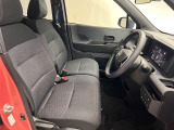 【運転席シート】ゆったりと広々した空間です。ストレスなく運転ができますよ!