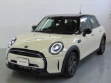 フロントフェイスはMINIアイコンとして永らく愛されるデザイン性の良さと、ブランドの魅力を感じる事ができます。