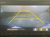 【バックモニター】後ろのカメラの映像をモニターに映し出すことができます!後方の見えない死角や、障害物との距離感をしっかり確認することができます!駐車が苦手な方におすすめです。