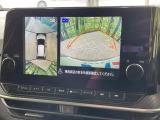 【アラウンドビューモニター】専用のカメラにより、上から見下ろしたような視点で360度クルマの周囲を確認することができます☆死角部分も確認しやすく、狭い場所での切り返しや駐車もスムーズに行えます。