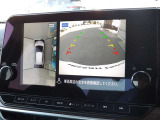 【アラウンドビューモニター】上から見下ろすような視点でスムース駐車をサポートしてくれるアラウンドビューモニター。