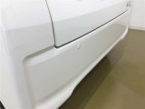 コーナーセンサーを車の前後に装備。障害物までの距離に応じて警告音を変えてお知らせ。縦列駐車時や駐車場・車庫などでの取り回しをサポートします。詳細は販売店スタッフまでおたずねください。